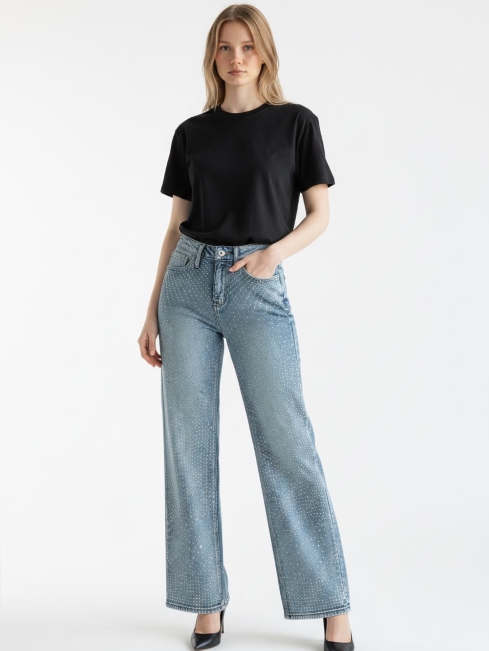Women’s Rhinestone Straight Leg Jeans Size 3 Blue High Rise. Fashion Nova